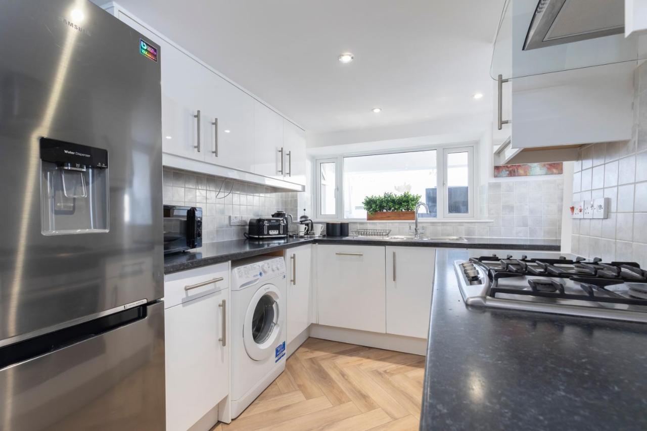 Prestbury Road Apartment เชลเทนแฮม ภายนอก รูปภาพ